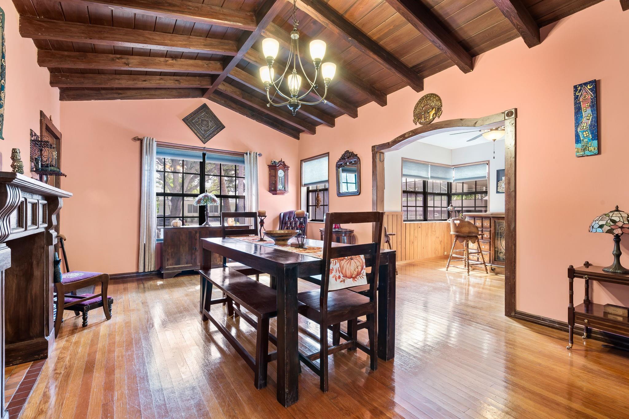 Hollywood 1-21 B - Residential