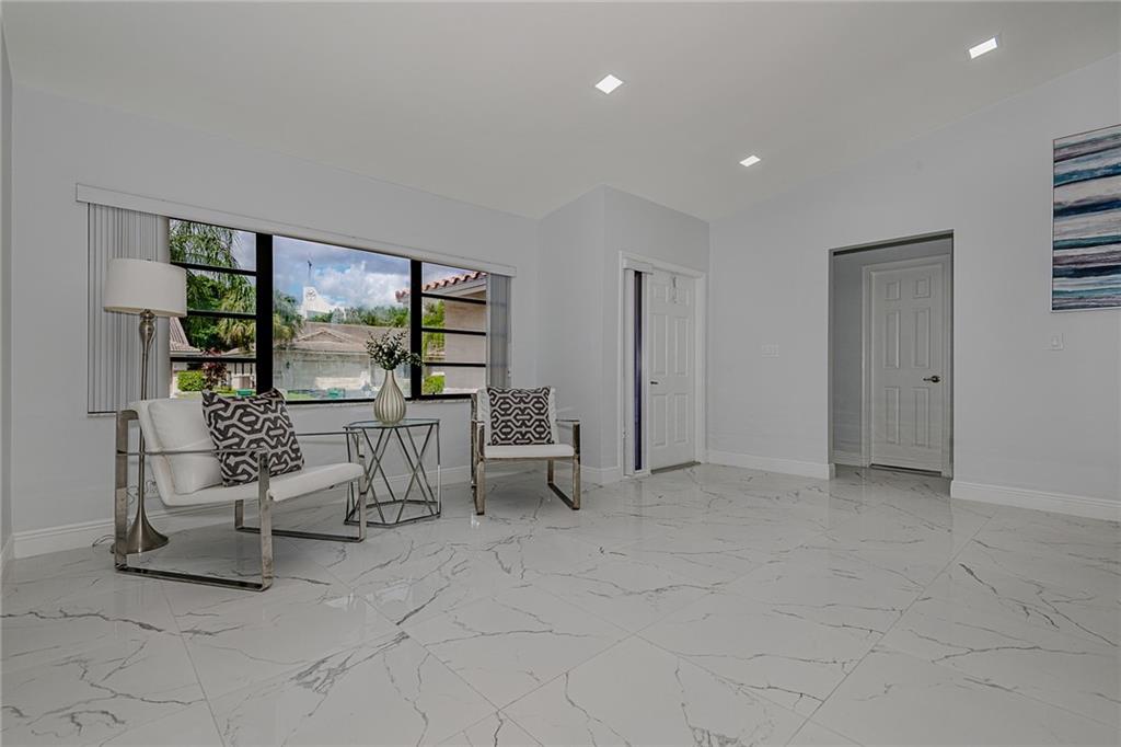 Springs Gateway 127-17 B - Residential