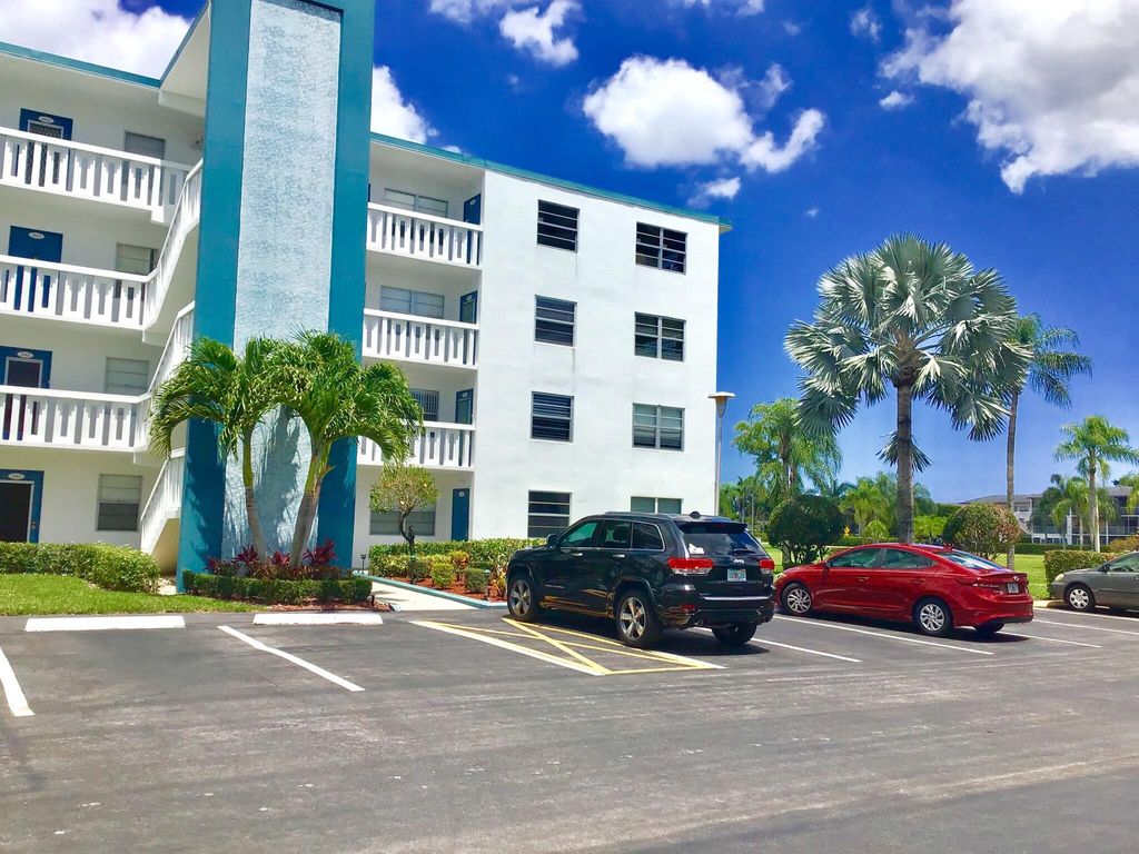 Photo of 4004 Exeter A, Boca Raton, FL 33434 (MLS # B26029848)