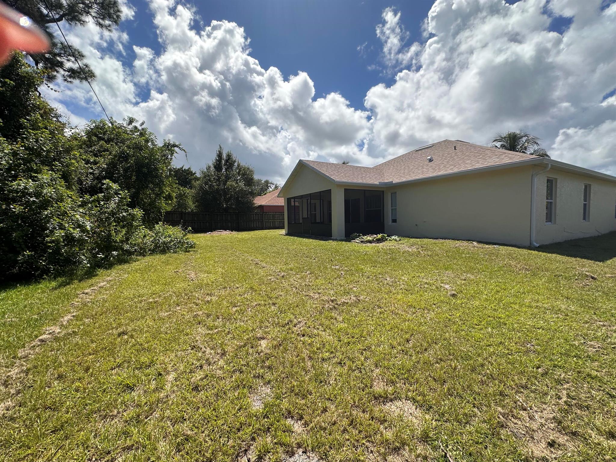 PORT ST LUCIE SECTION 18 - Residential Lease