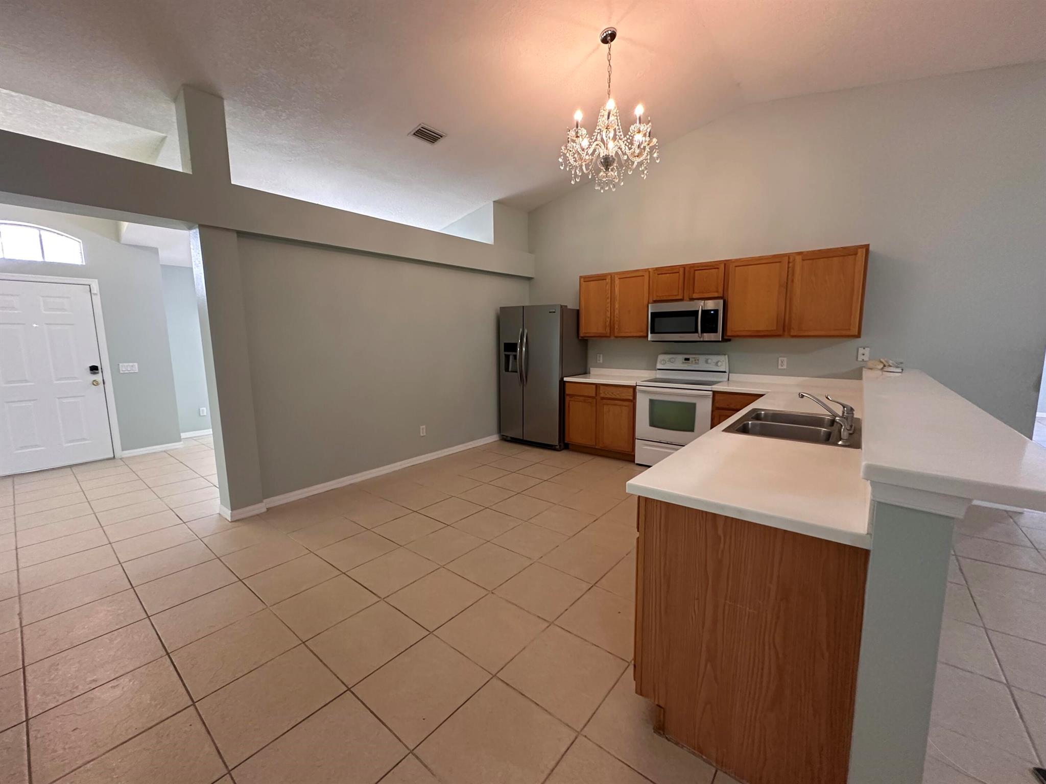 PORT ST LUCIE SECTION 18 - Residential Lease