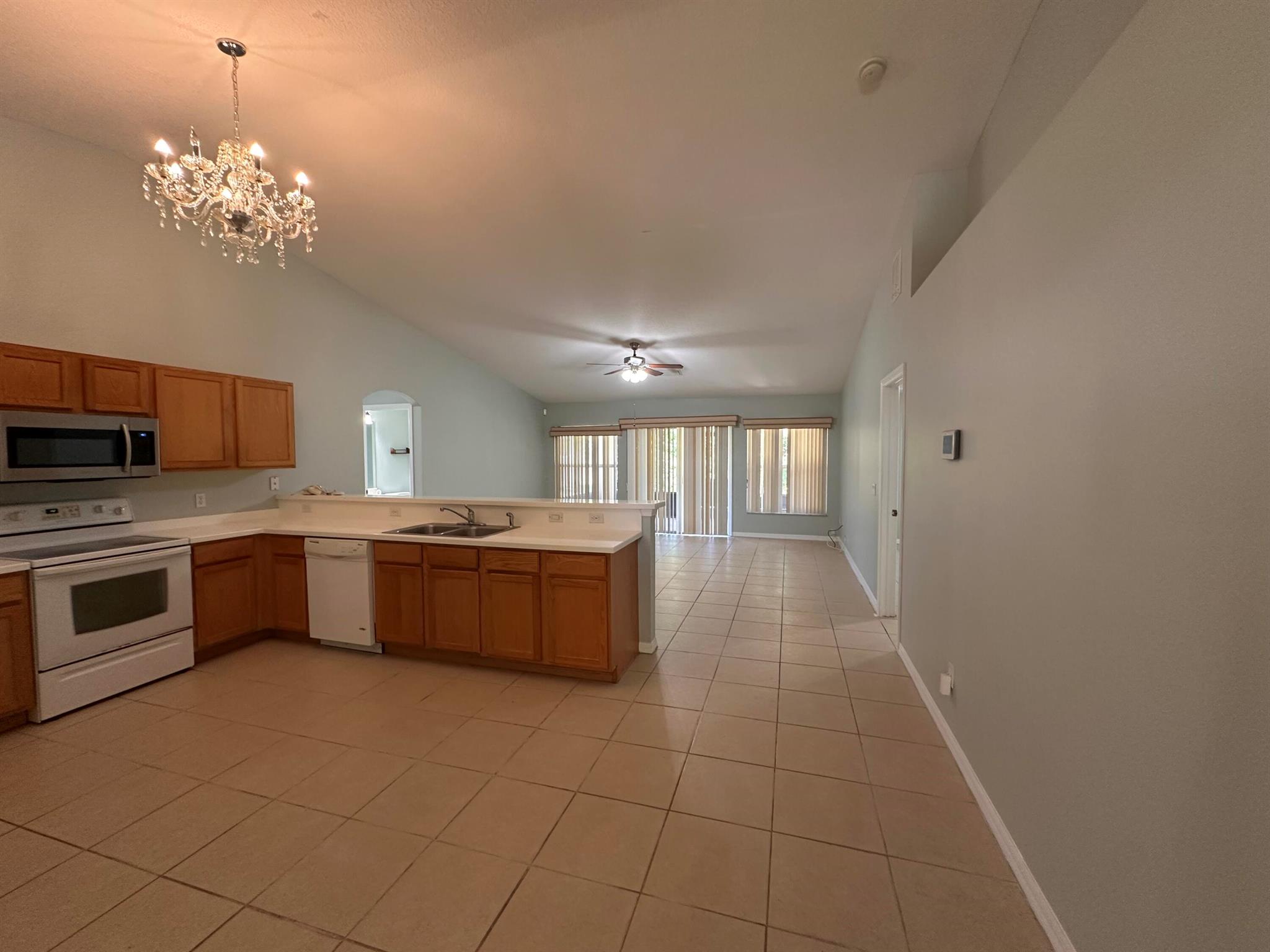 PORT ST LUCIE SECTION 18 - Residential Lease