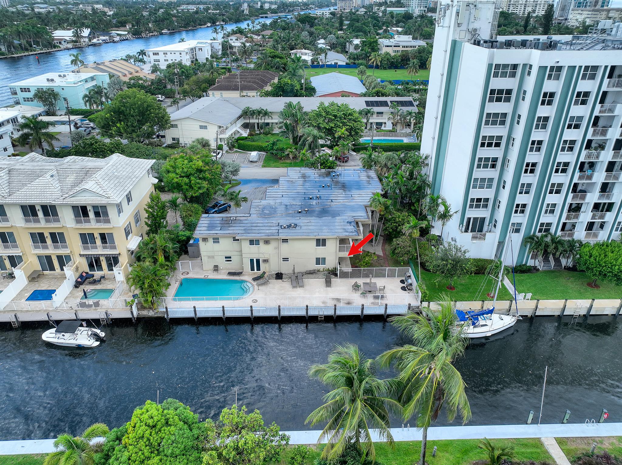 LAKESIDE - Commercial Sale