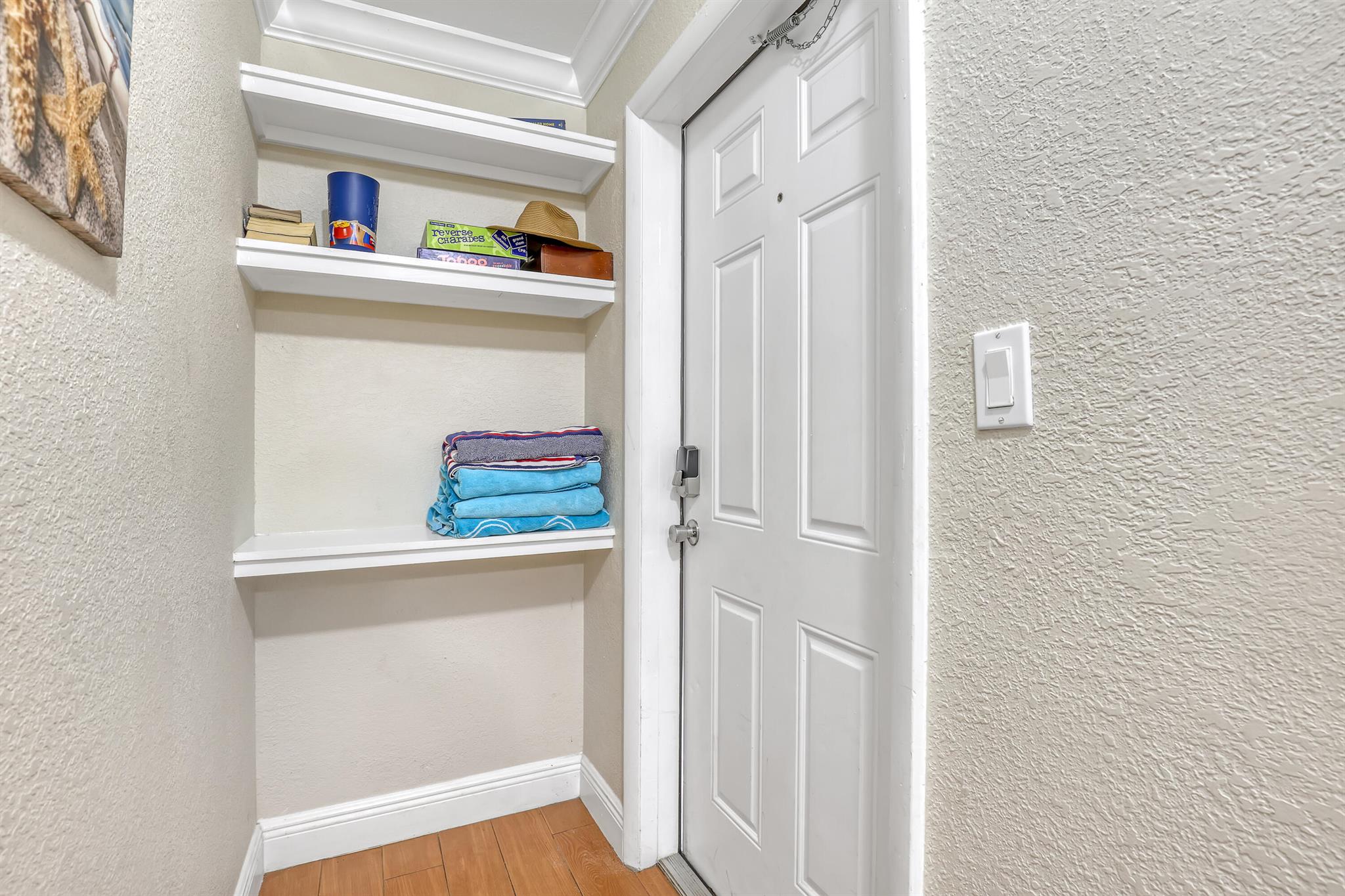 LAKESIDE - Commercial Sale