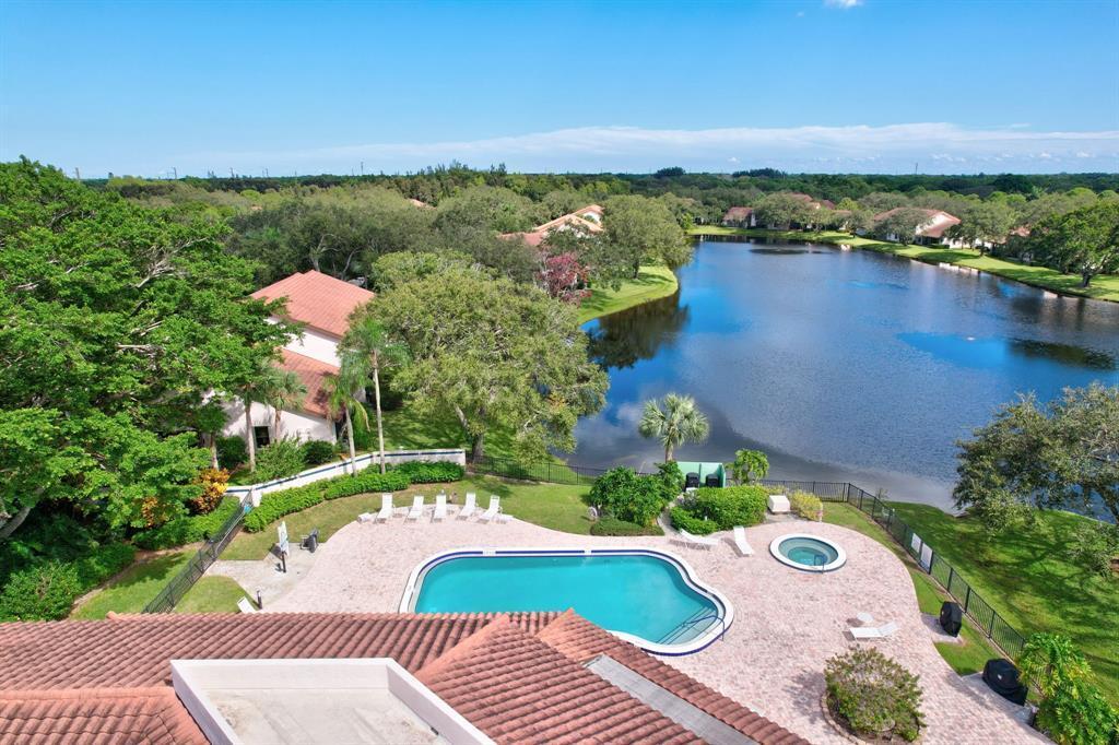 MONTEGO COVE CONDO - Residential