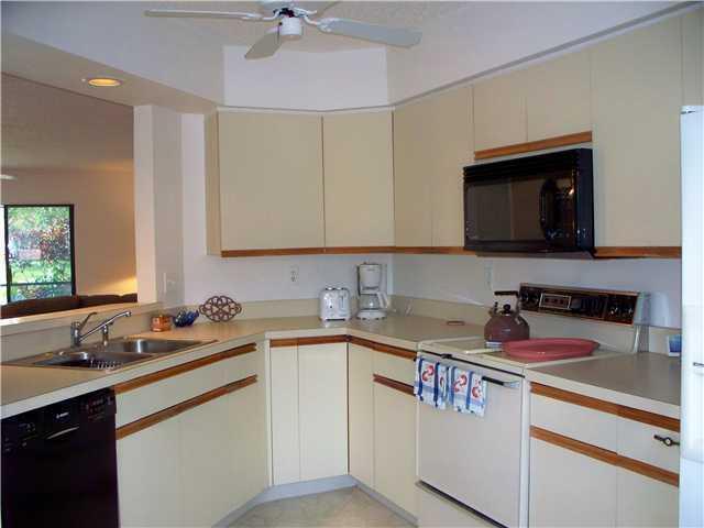 MONTEGO COVE CONDO - Residential