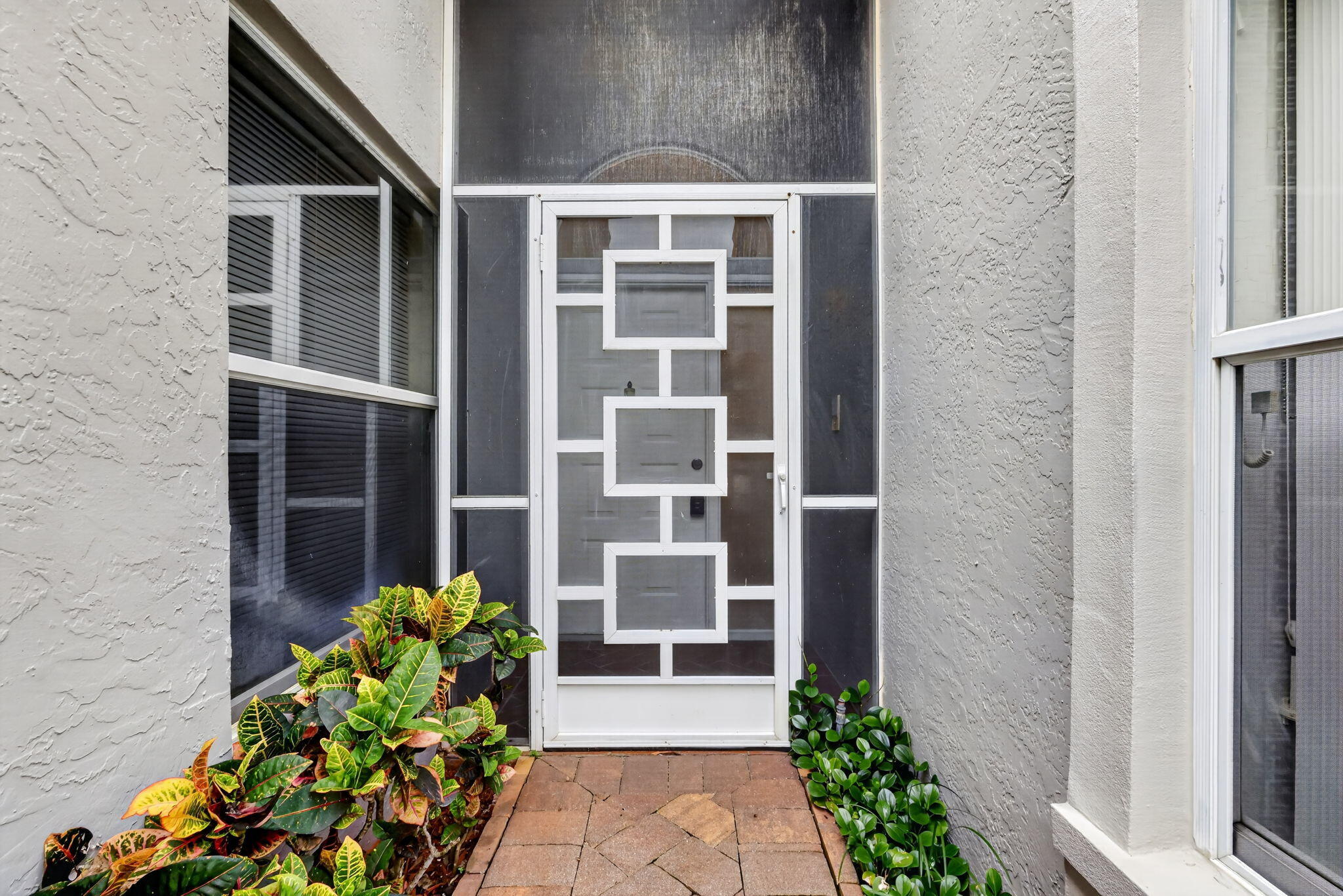 7136 Summer Tree Drive
