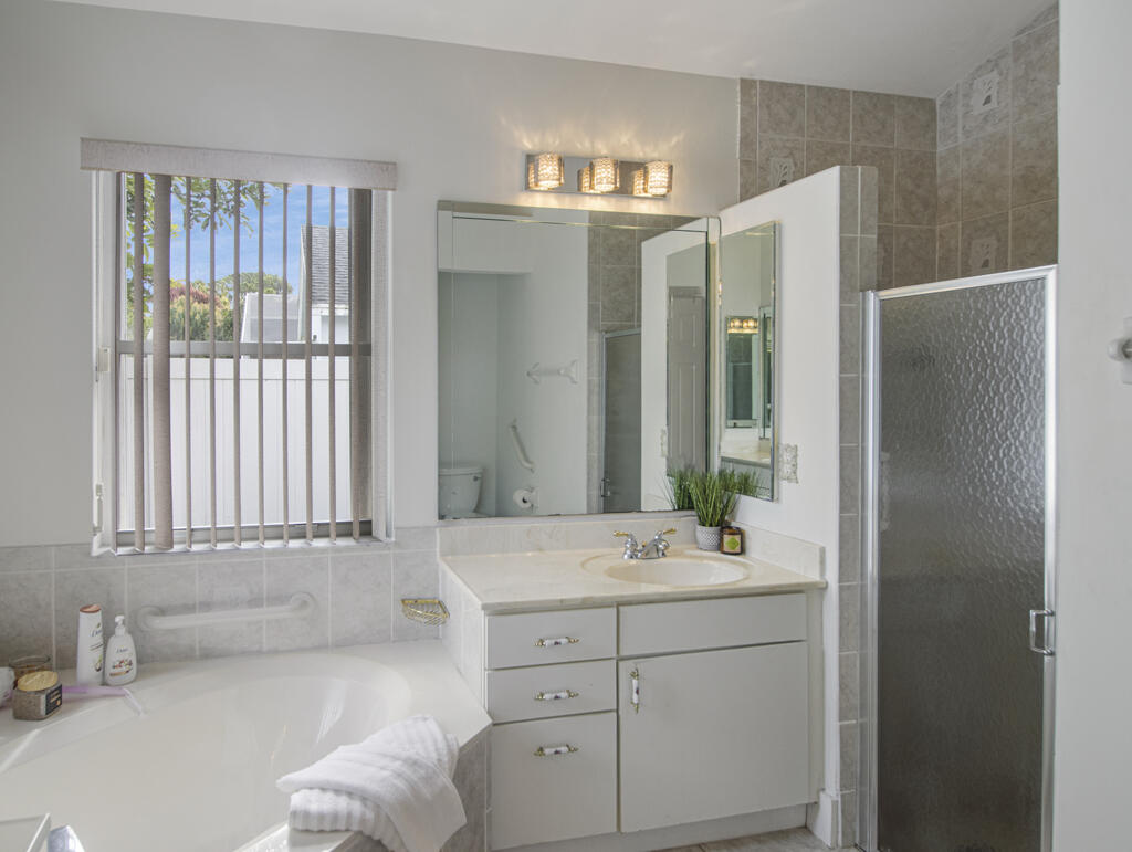 SARATOGA AT ROYAL PALM 1 - Residential