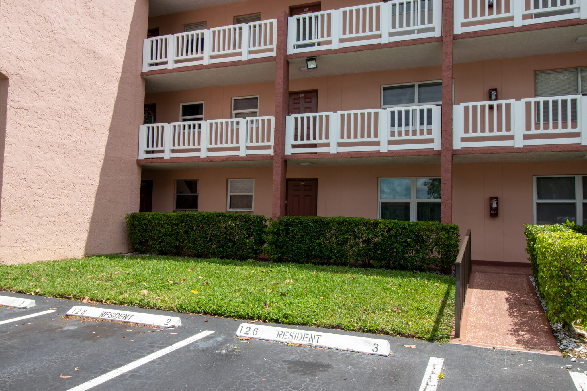 SUNRISE LAKES 126 CONDO - Residential