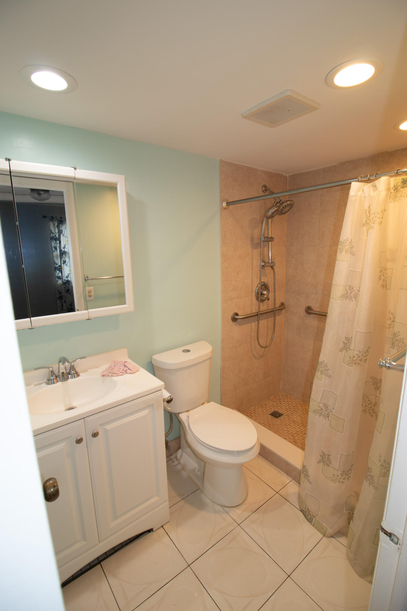 SUNRISE LAKES 126 CONDO - Residential
