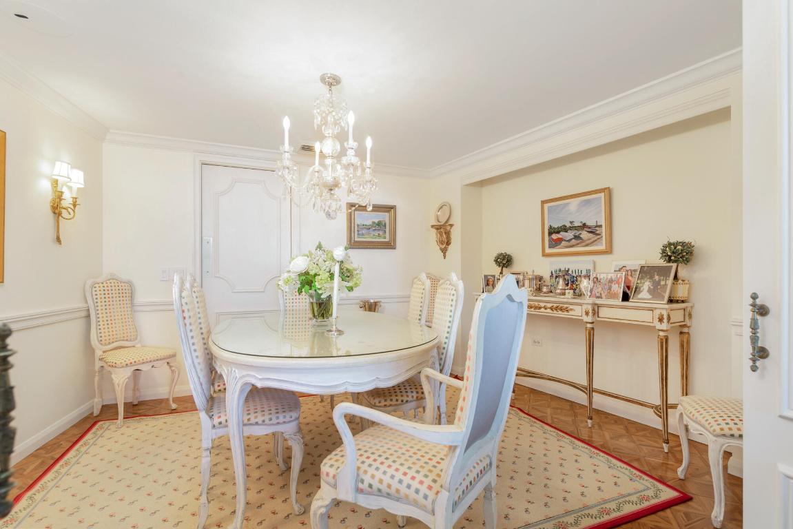 ONE ROYAL PALM - Residential