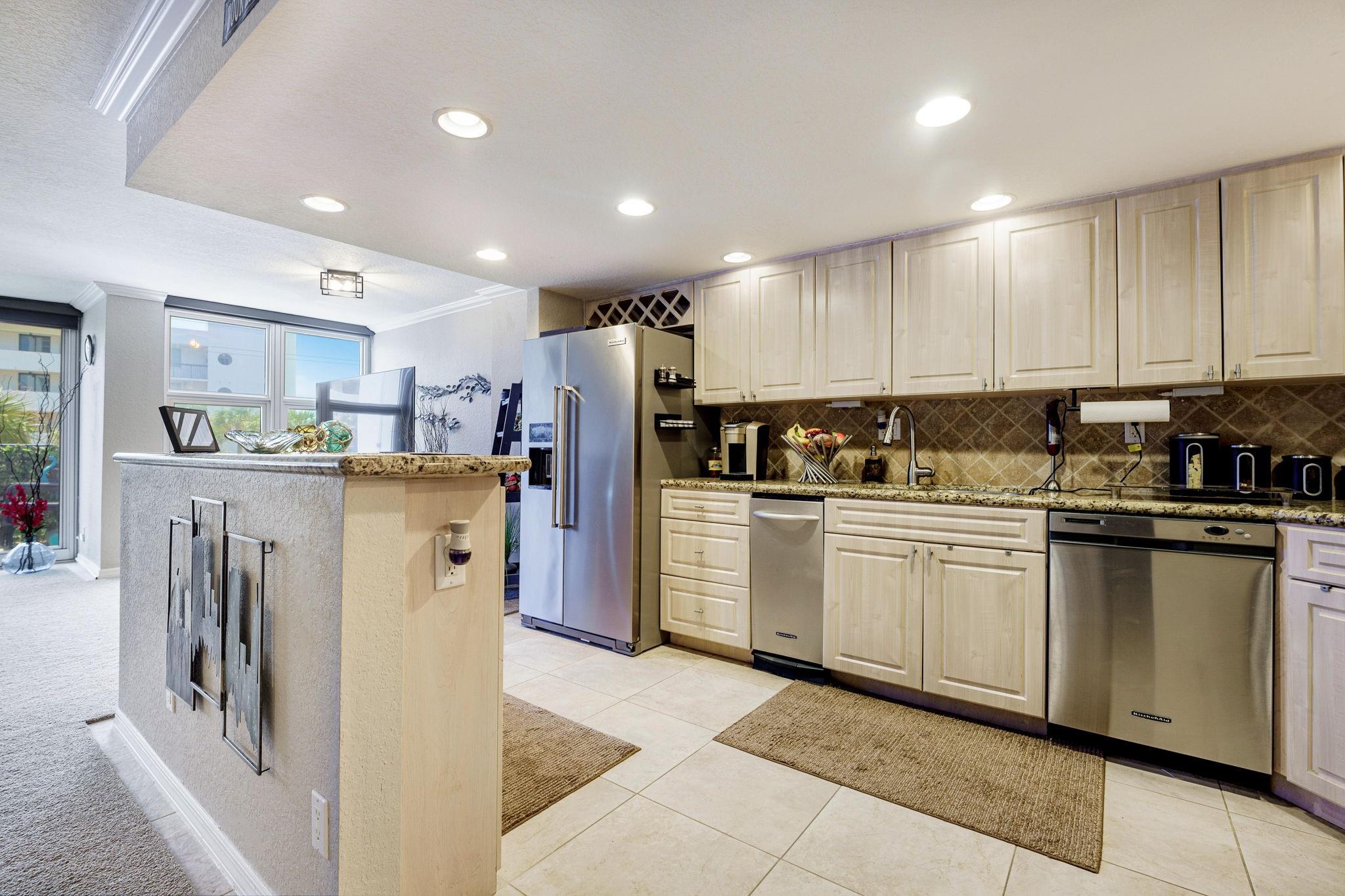 525 N Ocean Blvd 424