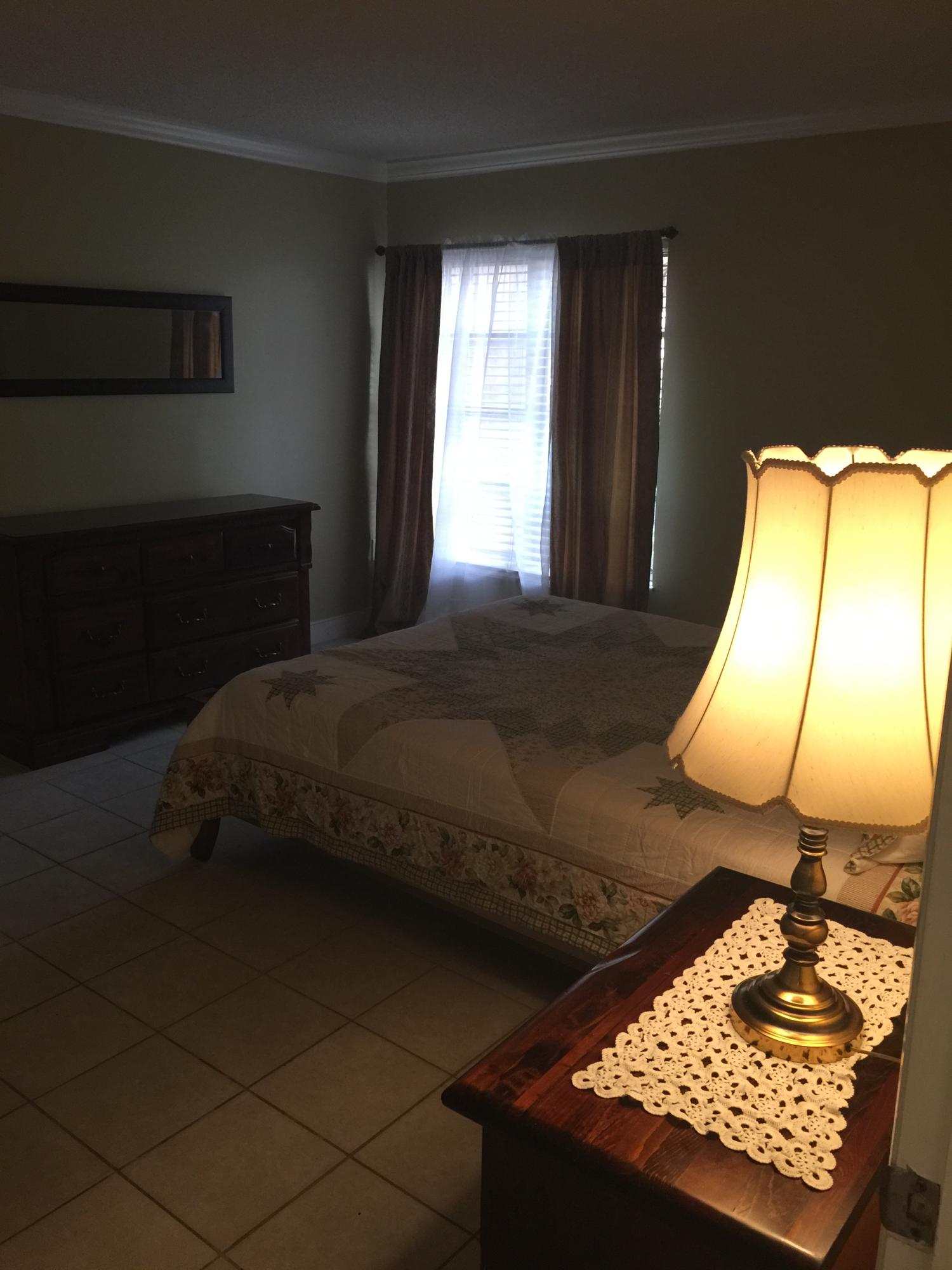 MANORS OF INVERRARY I-5 - Residential Lease