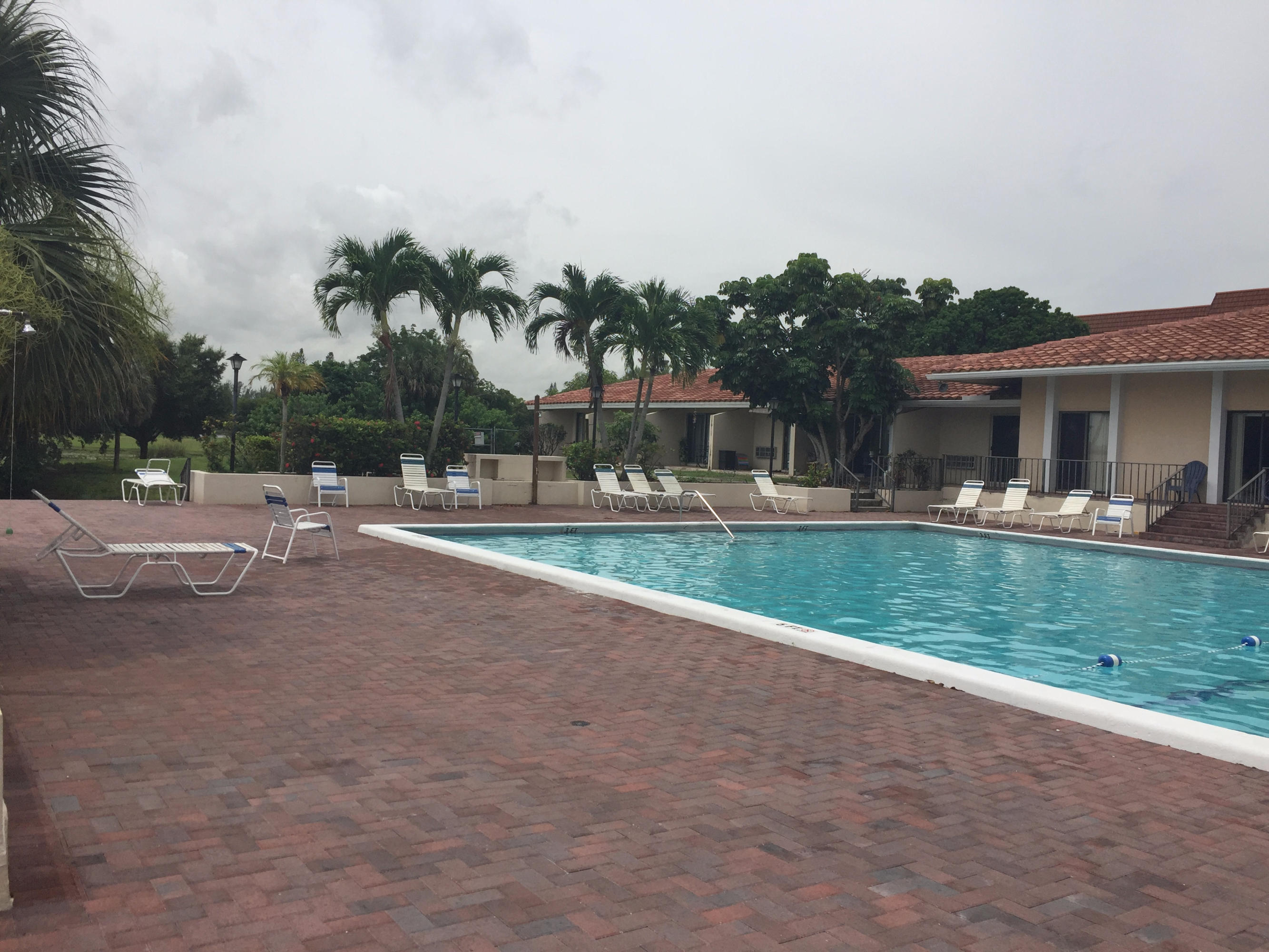 MANORS OF INVERRARY I-5 - Residential Lease