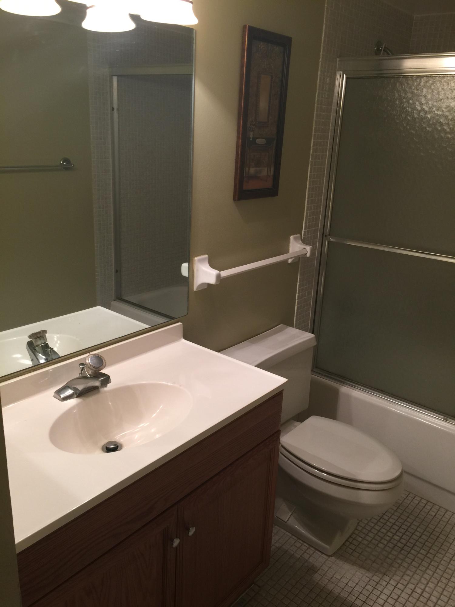 MANORS OF INVERRARY I-5 - Residential Lease