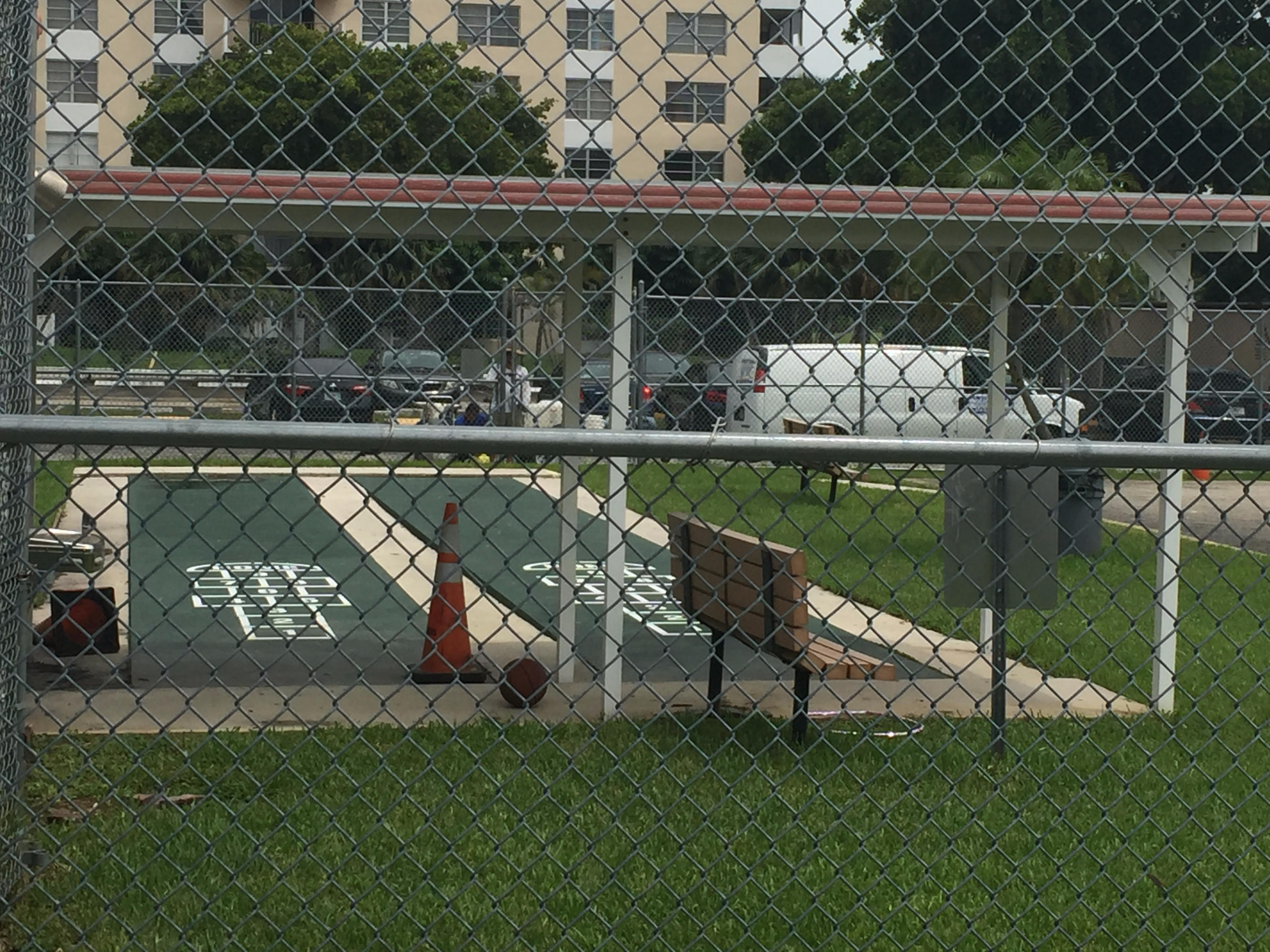 MANORS OF INVERRARY I-5 - Residential Lease