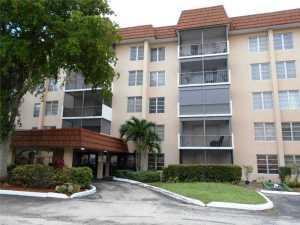 MANORS OF INVERRARY I-5 - Residential Lease