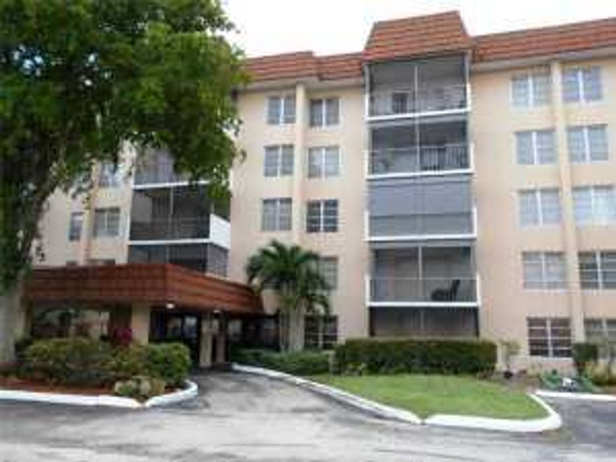 Amazing, large, beautifully decorated 1/1.5 ground floor condo in the Manors of Inverrary. Screened covered balcony. Guard gated development. Secure lobby. can be rented furnished our unfurnished. $ 50 additional if furnished. Rent includes water, basic cable, community enmities also include, public golf course, basketball court, pool, picnic area, game room, etc

HOA Requirement $35,000.00 per year with a credit score 600. $30,000.00 per year with a credit score 620 or higher