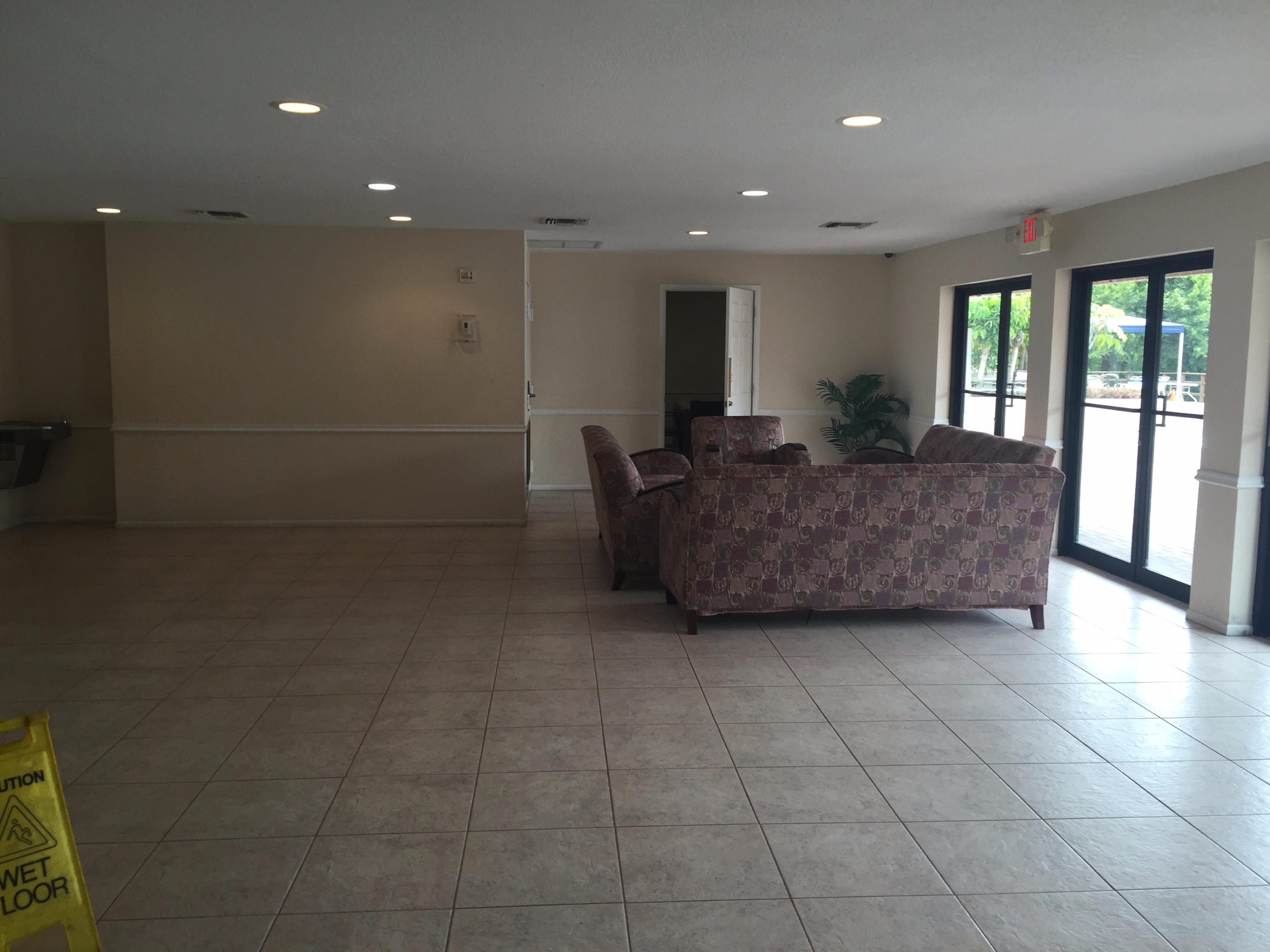 MANORS OF INVERRARY I-5 - Residential Lease