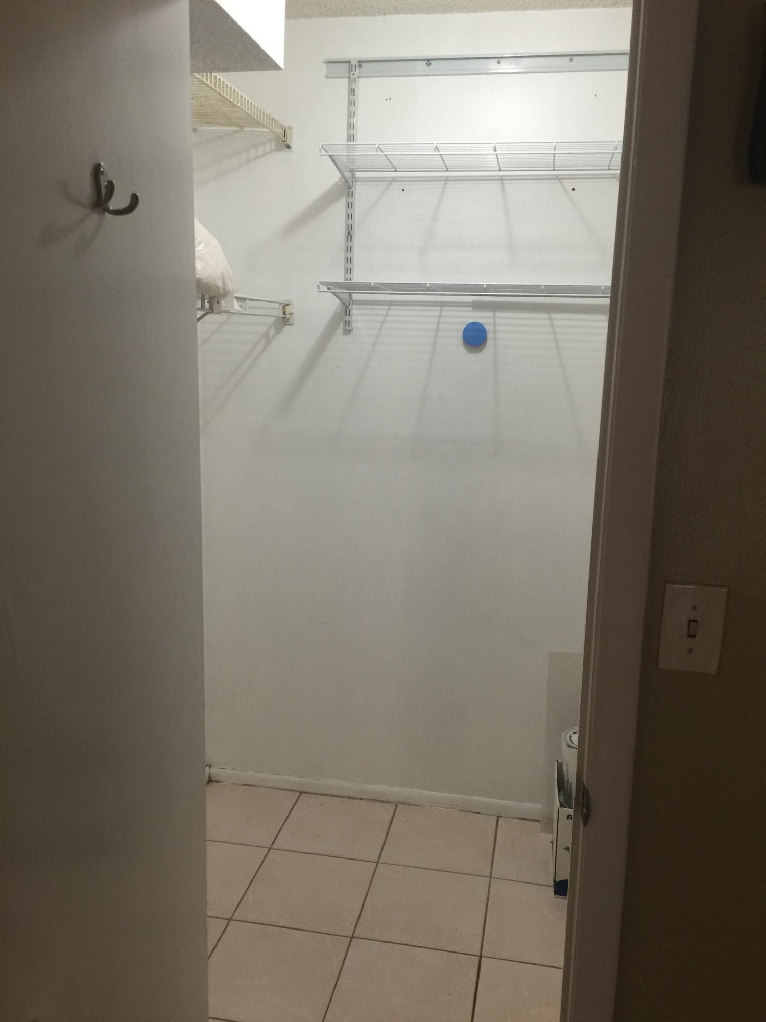 MANORS OF INVERRARY I-5 - Residential Lease