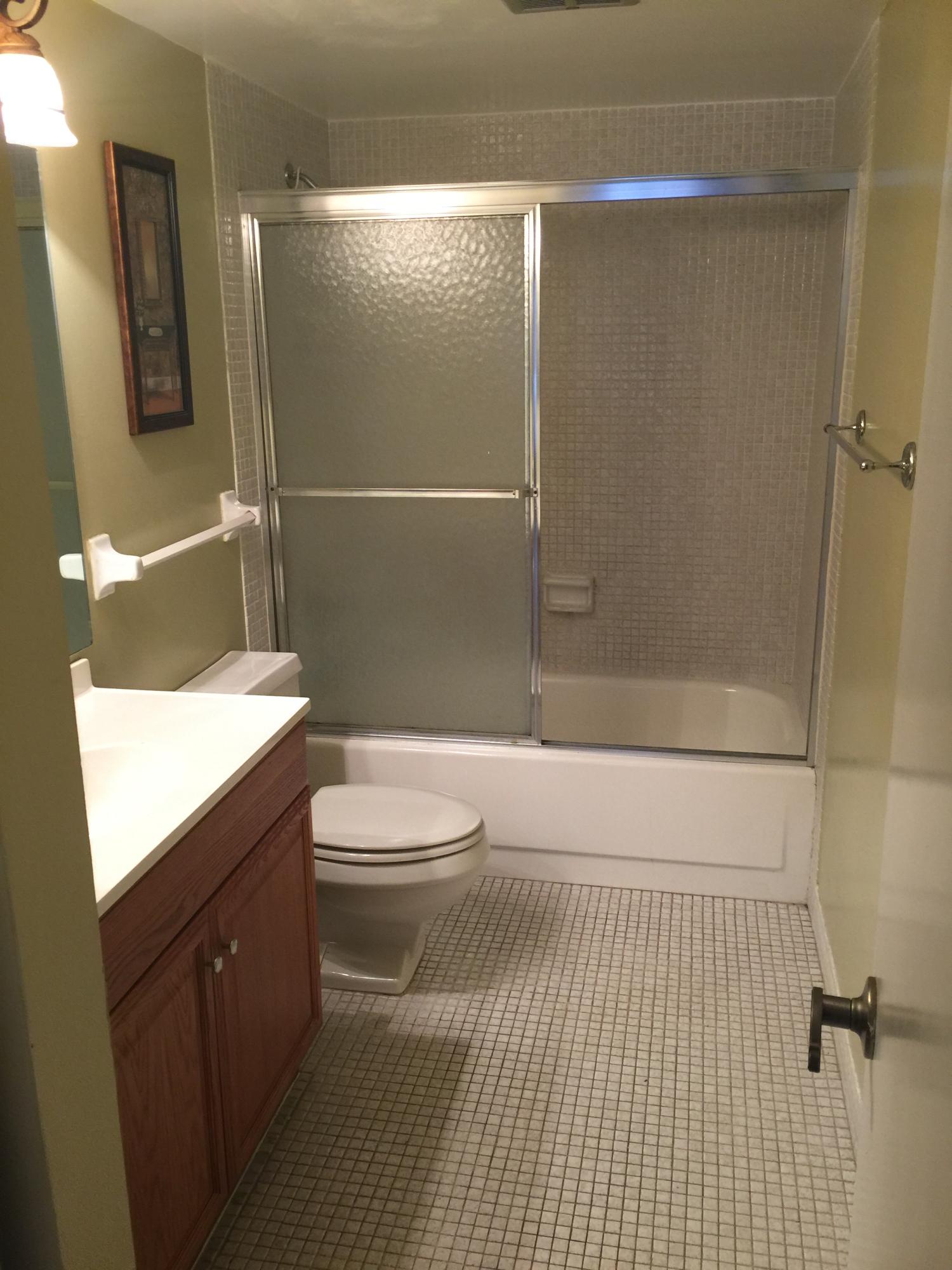 MANORS OF INVERRARY I-5 - Residential Lease