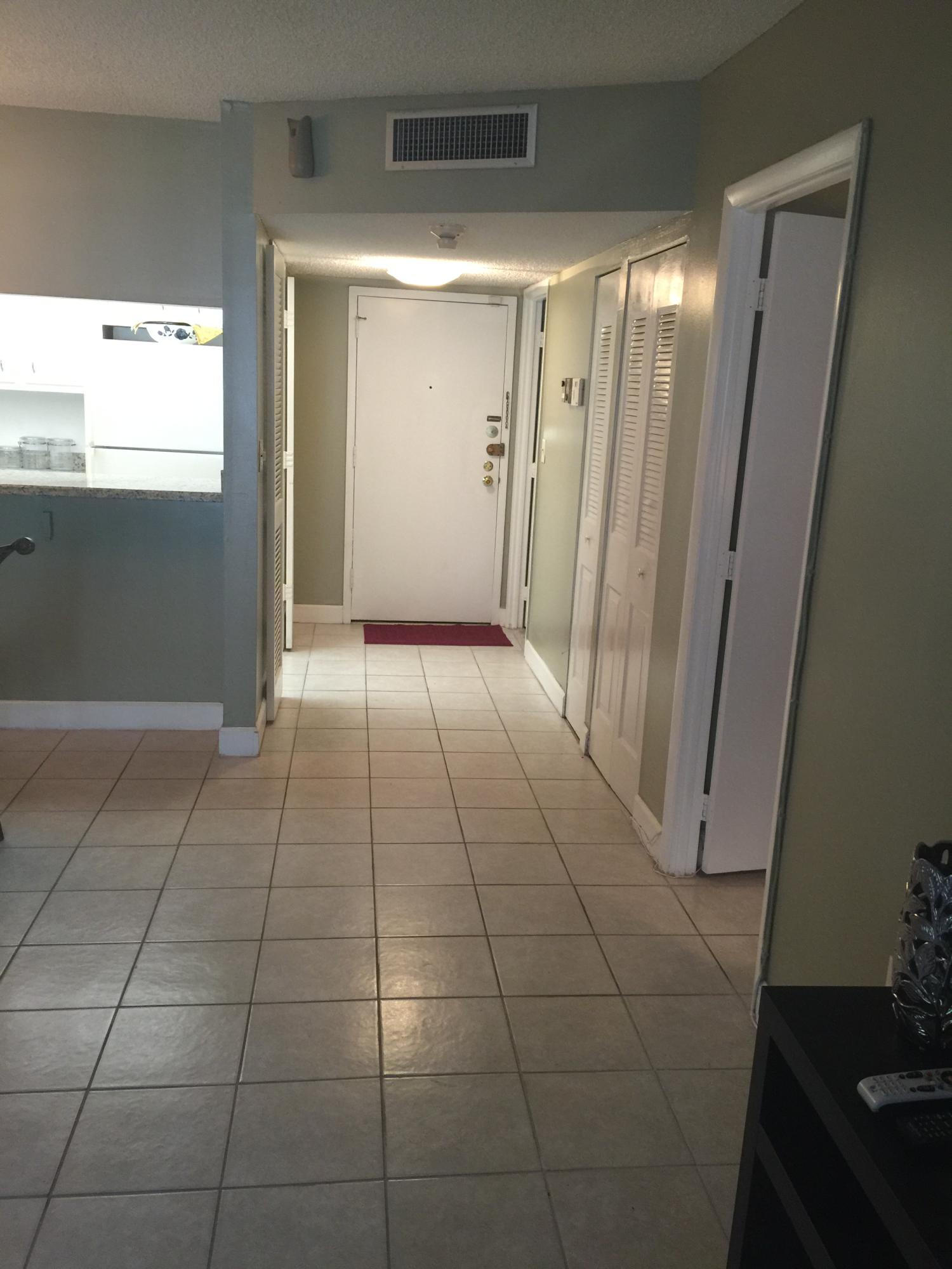 MANORS OF INVERRARY I-5 - Residential Lease