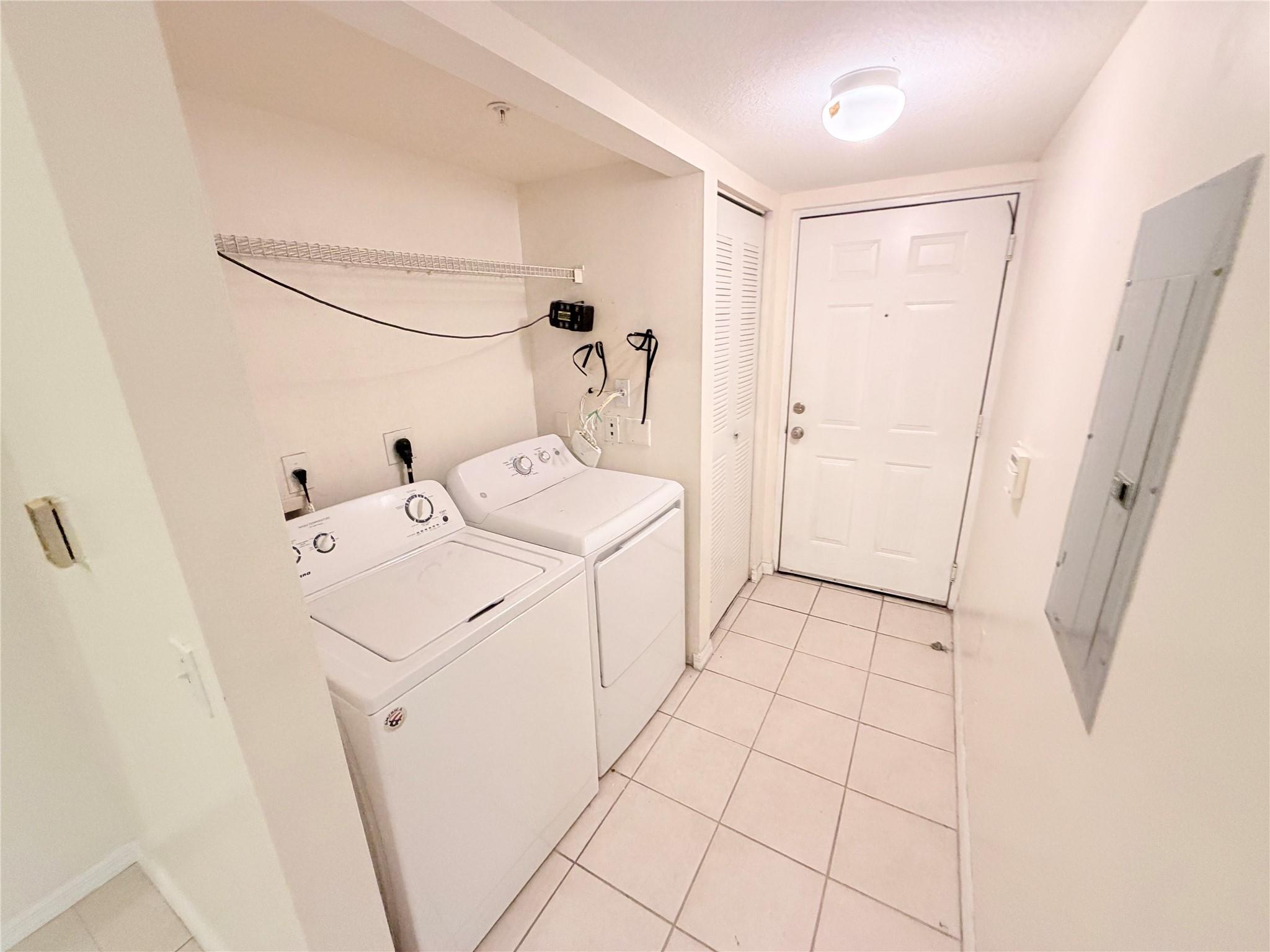 Emerald Isle/Laguna Lakes - Residential Lease