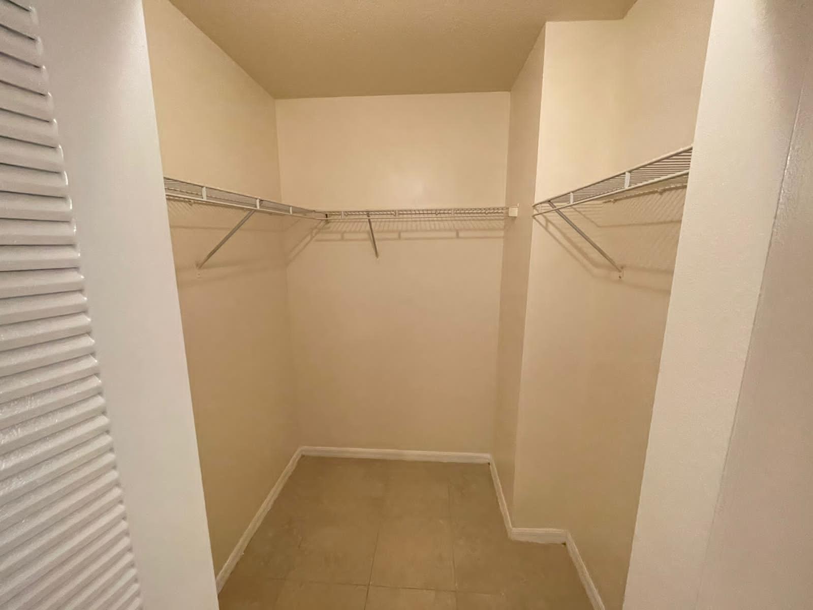 Emerald Isle/Laguna Lakes - Residential Lease