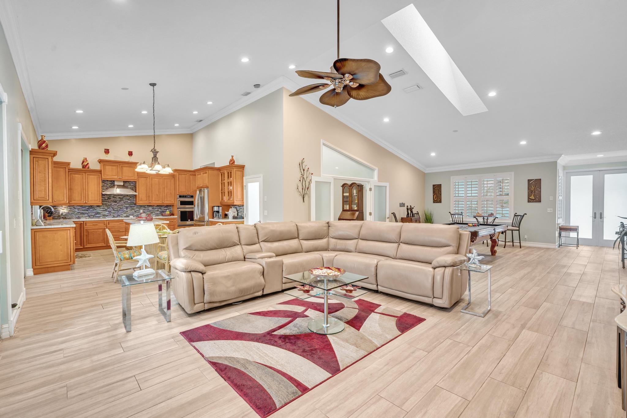 JACARANDA LAKES SECTION ELEVEN - Residential