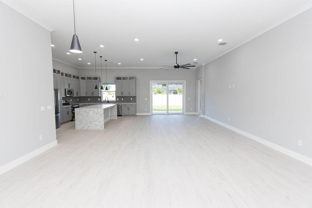 PORT ST LUCIE SECTION 33 - Residential