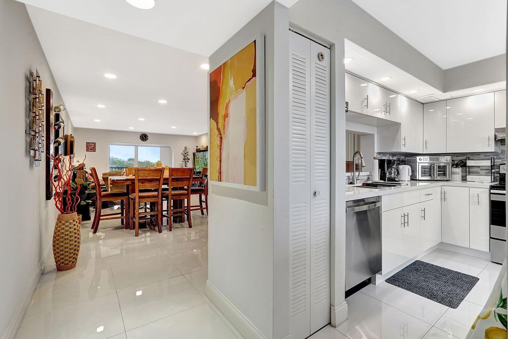 Photo of 1401 SW 128th Ter #406H, Pembroke Pines, FL 33027 (MLS # F10539168)