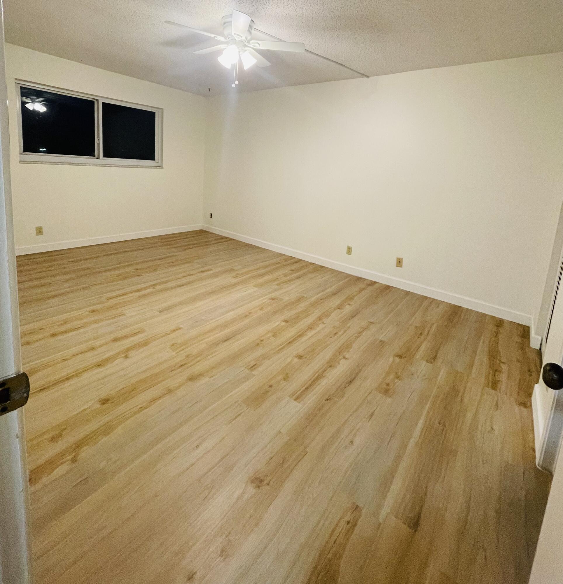 LAKESIDE VILLAGE CONDO 10 - Residential