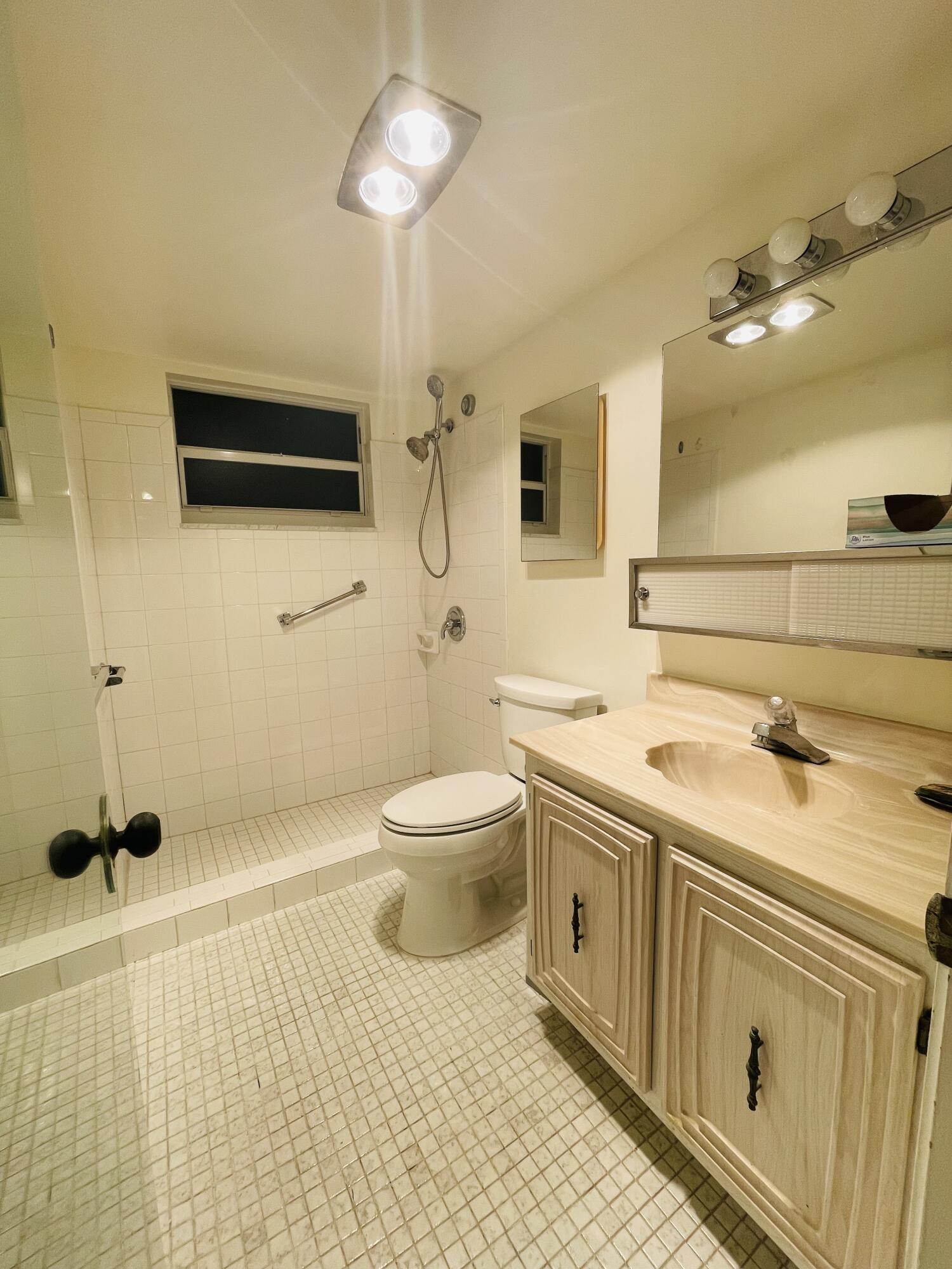 LAKESIDE VILLAGE CONDO 10 - Residential