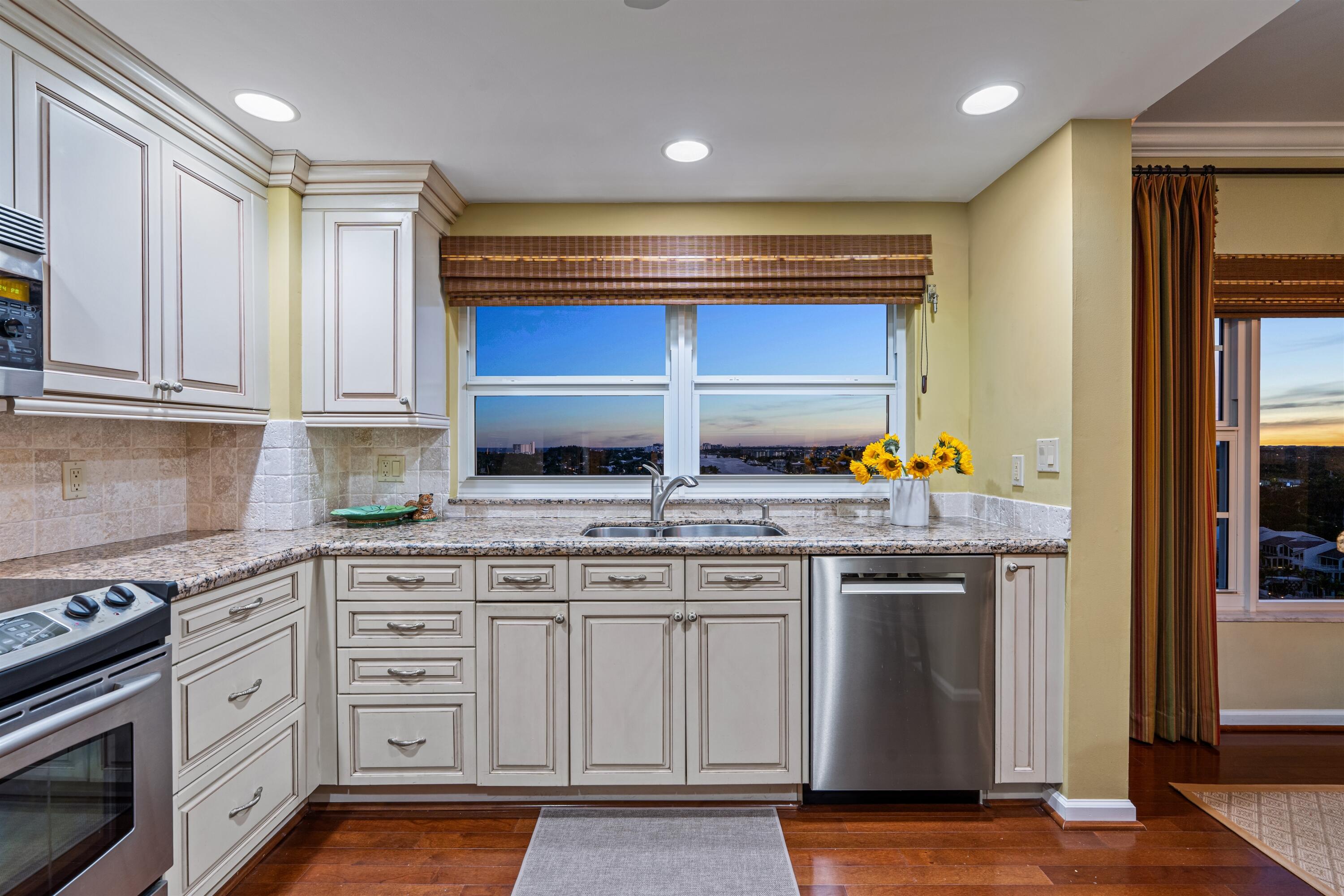 SEAGATE MANOR CONDO - Residential