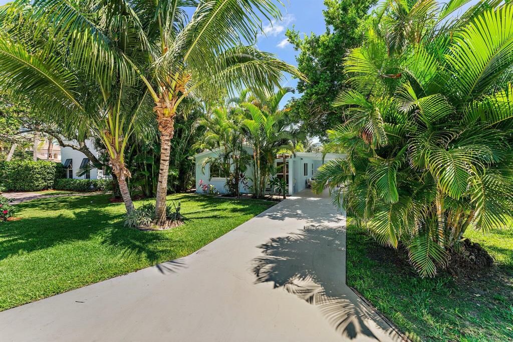 Photo of 3414 Harbor Road S, Jupiter, FL 33469 (MLS # R10798065)