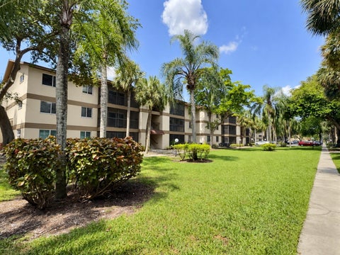 Tiny photo for 3017 N Oakland Forest Drive #308, Oakland Park, FL 33309 (MLS # B26042856)
