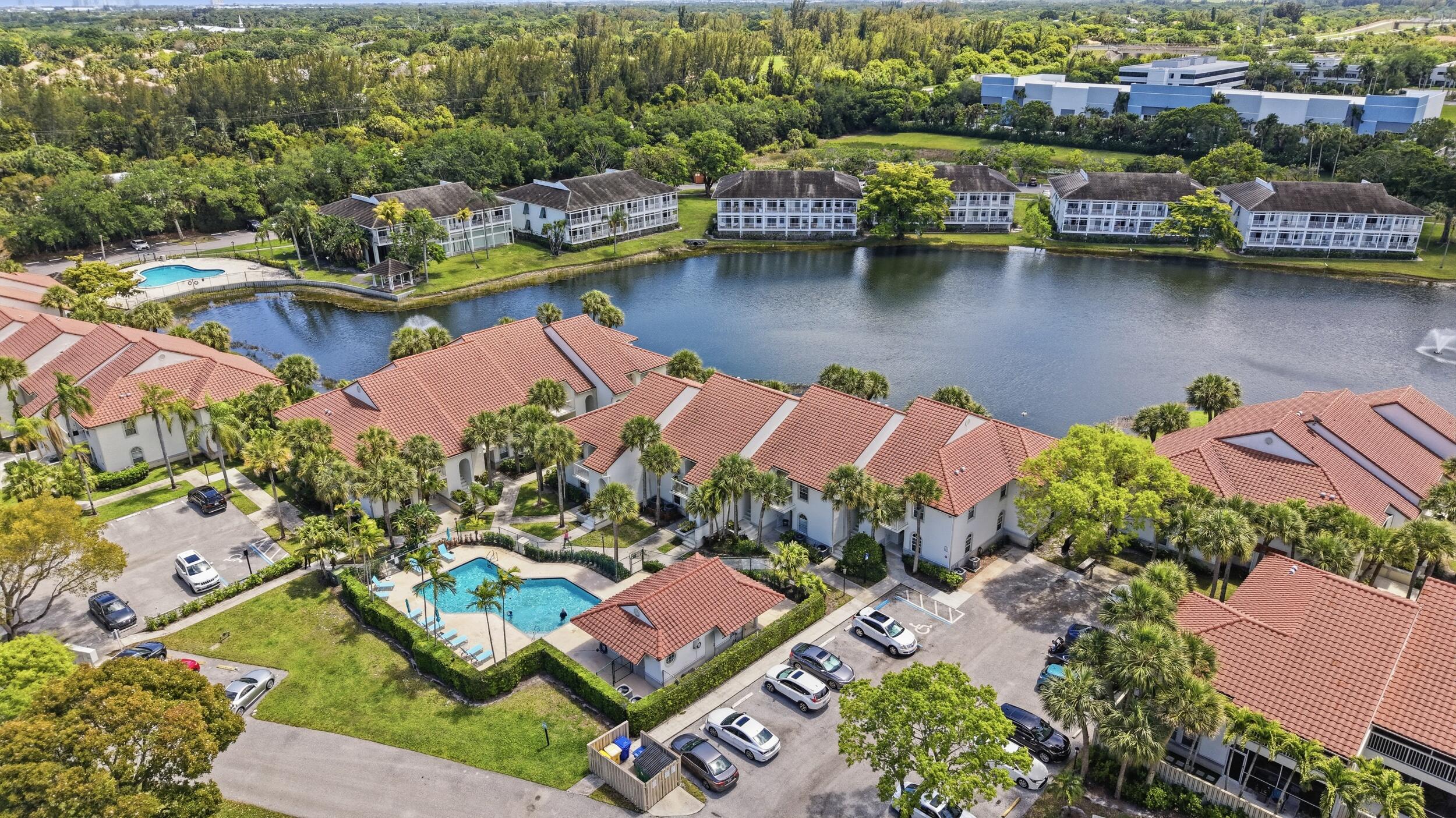 MEADOWBROOK AT PGA CONDO - Residential