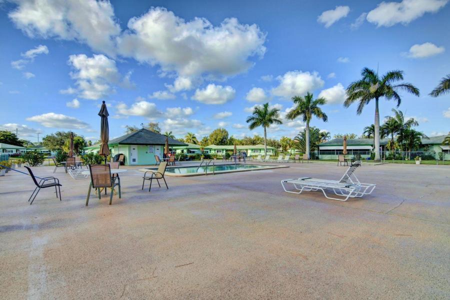 COUNTRY MANORS CONDO - Residential