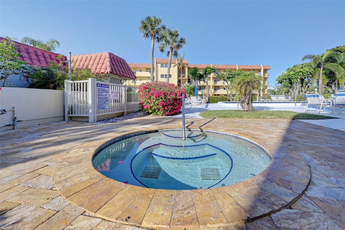 Island Club - Residential