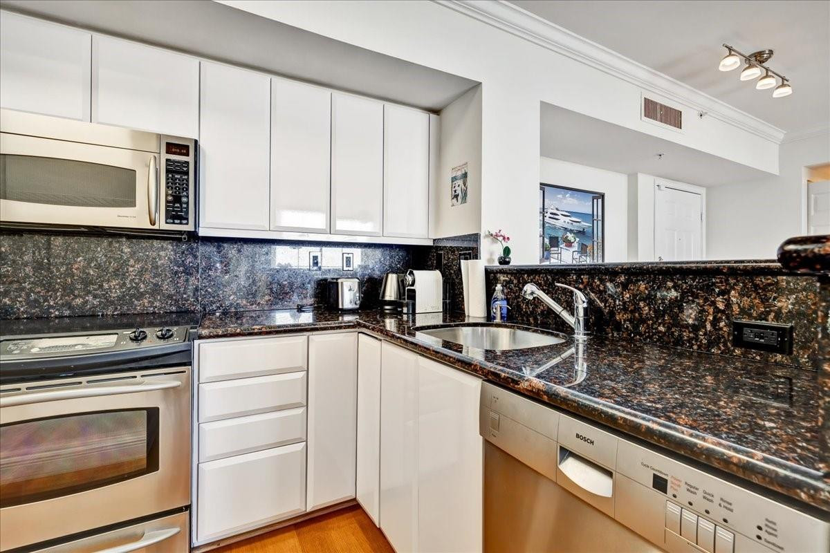 Cityplace Tower Condo - Residential Lease