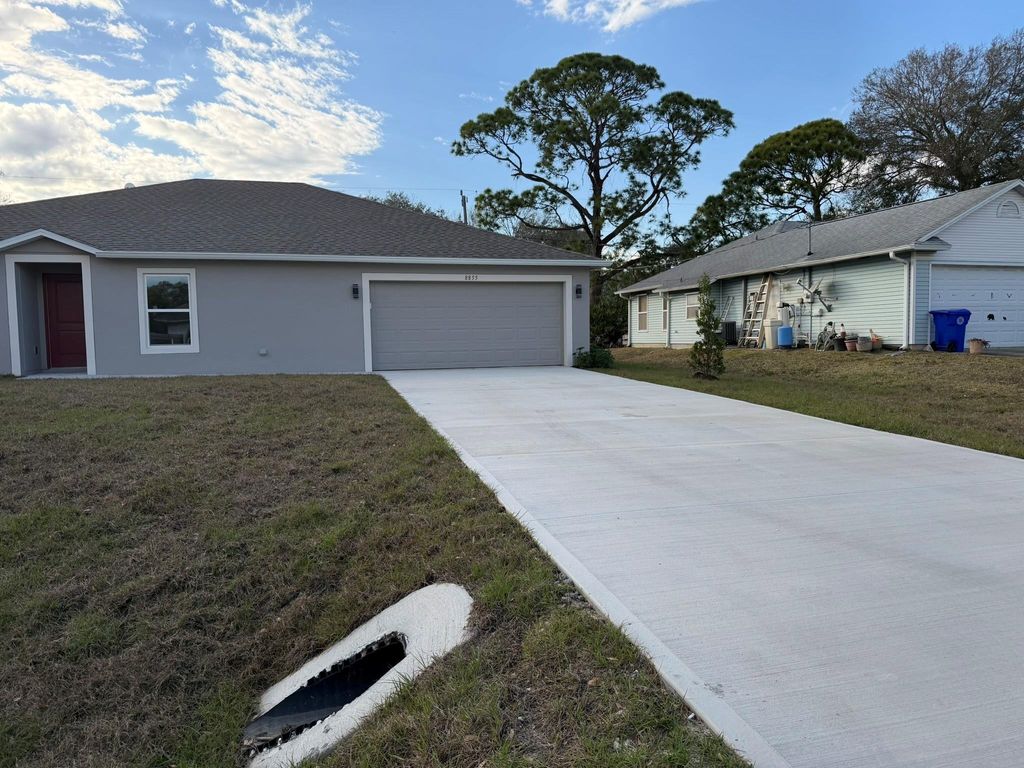 Photo of 8855 101st Avenue, Vero Beach, FL 32967 (MLS # F10549516)