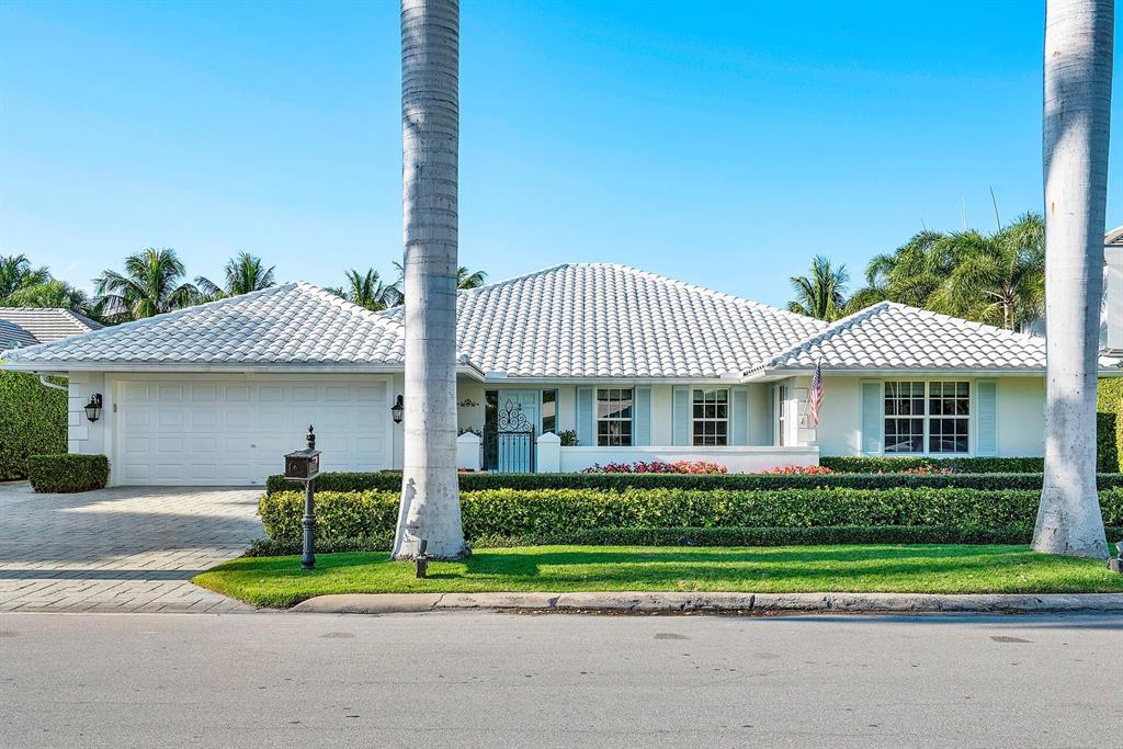 ROYAL PALM YACHT & COUNTRY CLUB - Residential