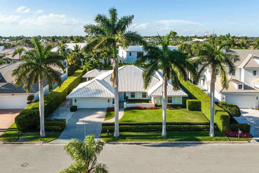 ROYAL PALM YACHT & COUNTRY CLUB - Residential