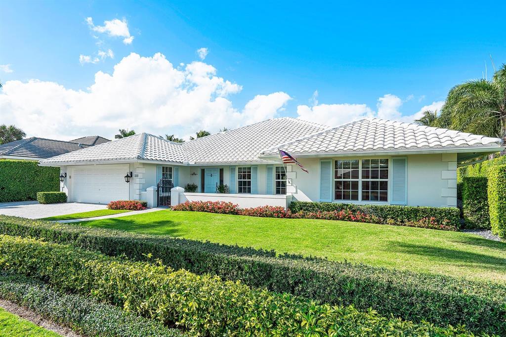 ROYAL PALM YACHT & COUNTRY CLUB - Residential