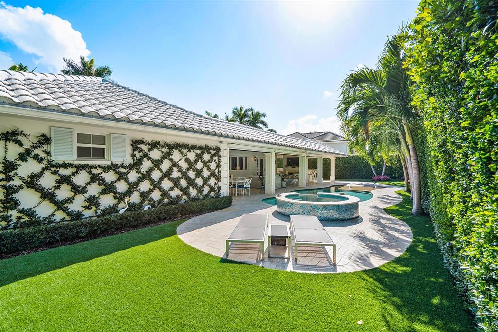 ROYAL PALM YACHT & COUNTRY CLUB - Residential