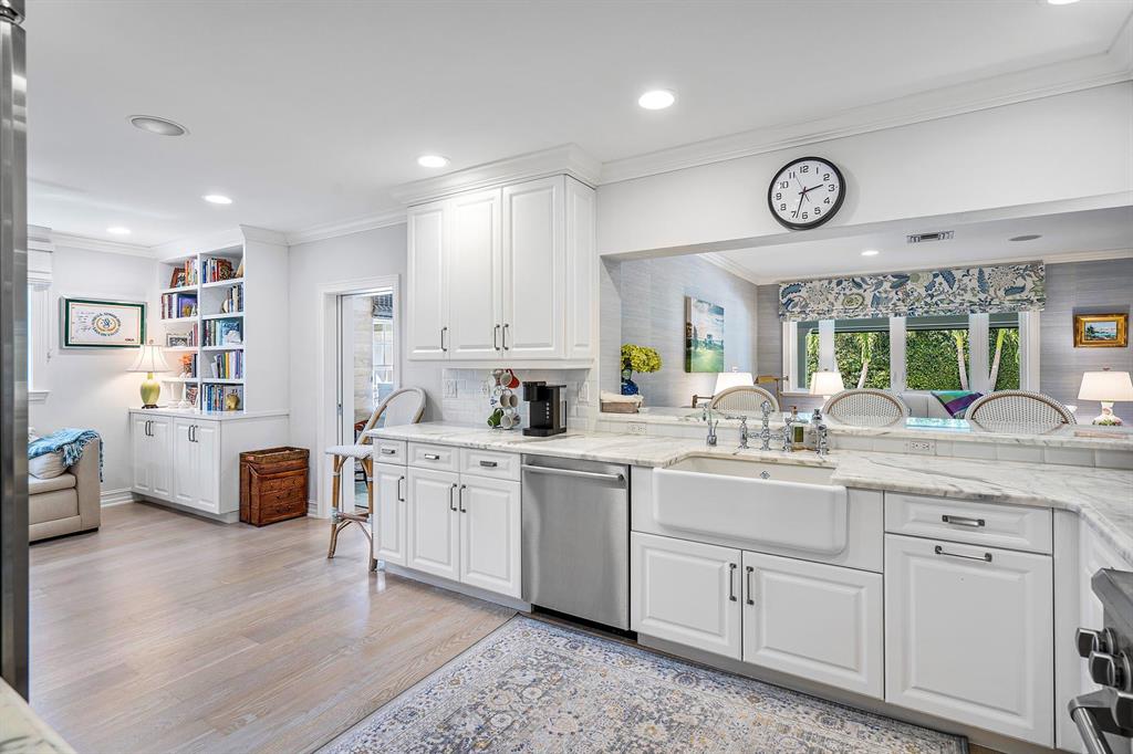 ROYAL PALM YACHT & COUNTRY CLUB - Residential