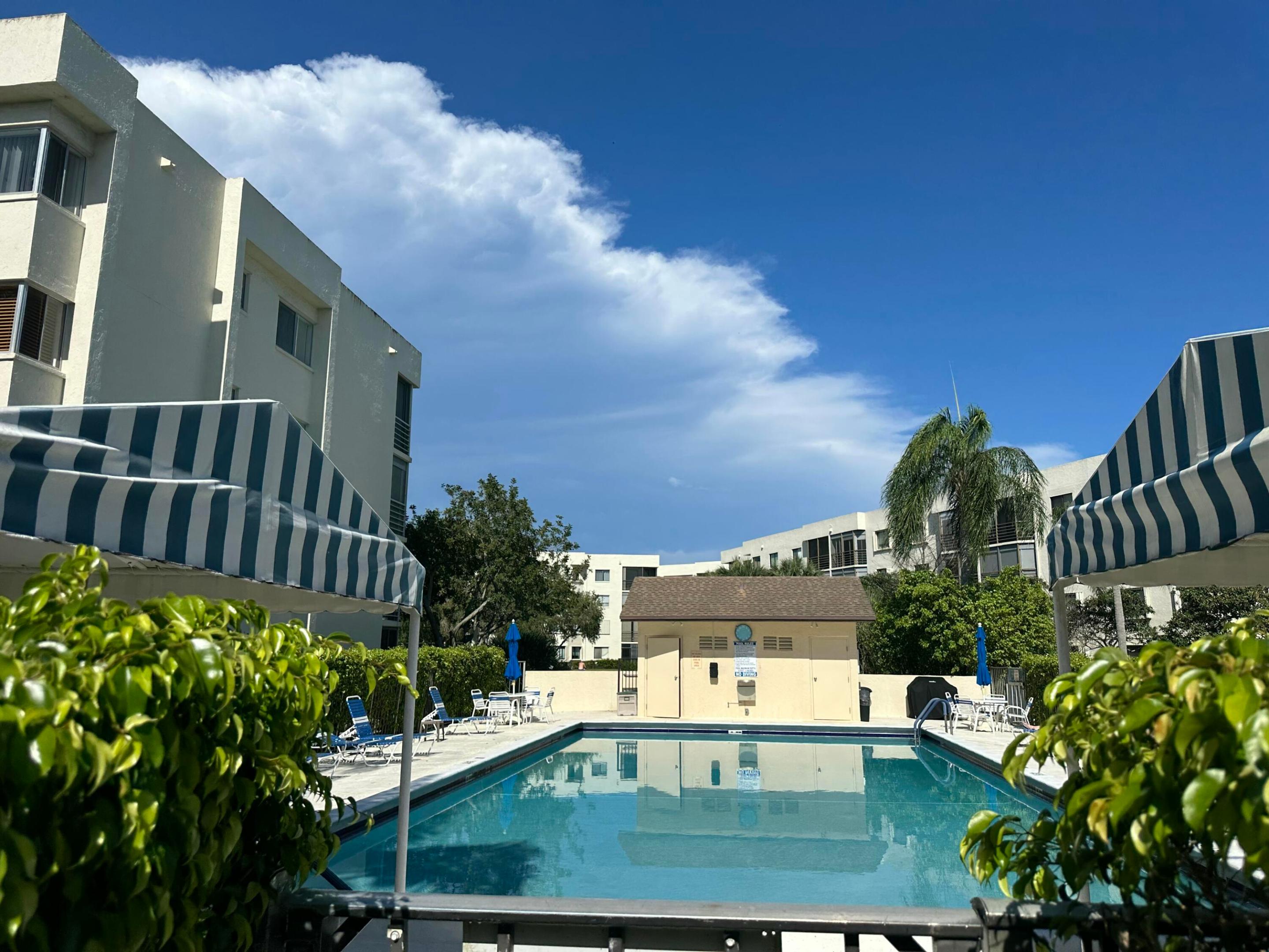 BARRINGTON AT POINCIANA CONDO - Residential