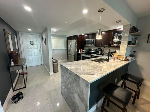 3178 Via Poinciana 307 Greenacres FL 33467
