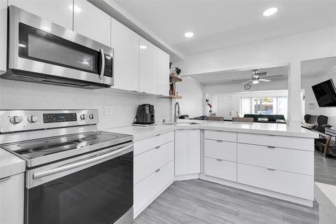 2535 Sherman St Hollywood FL 33020