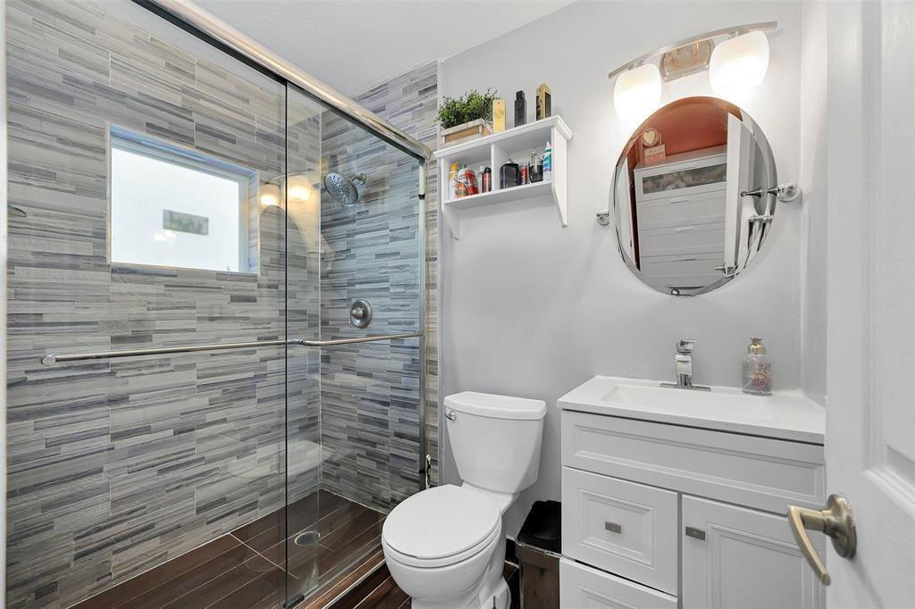 Hollywood Park 4-19 B - Residential